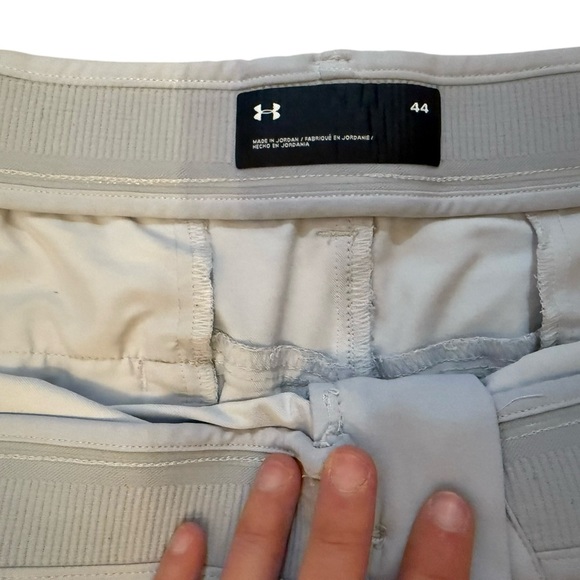 Under armour gray performance golf shorts sz 44 in excellent like-new condition - Picture 2 of 4
